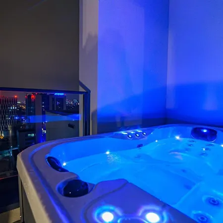 Sky View Dabrowskiego Apartment