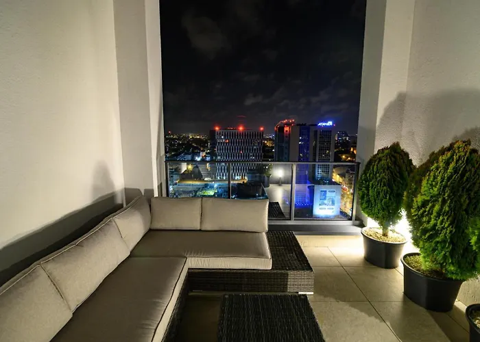 Sky View Dabrowskiego 아파트 *